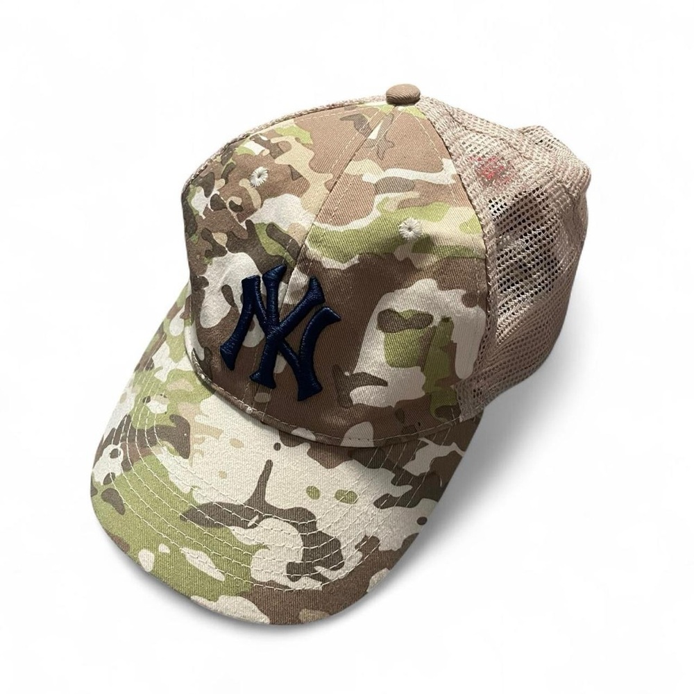 New York Yankees Camo Cap – Budweiser Edition – Adjustable Back